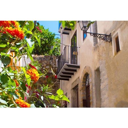 Cortile Osterio XIV Apartman Cefalù Kültér fotó